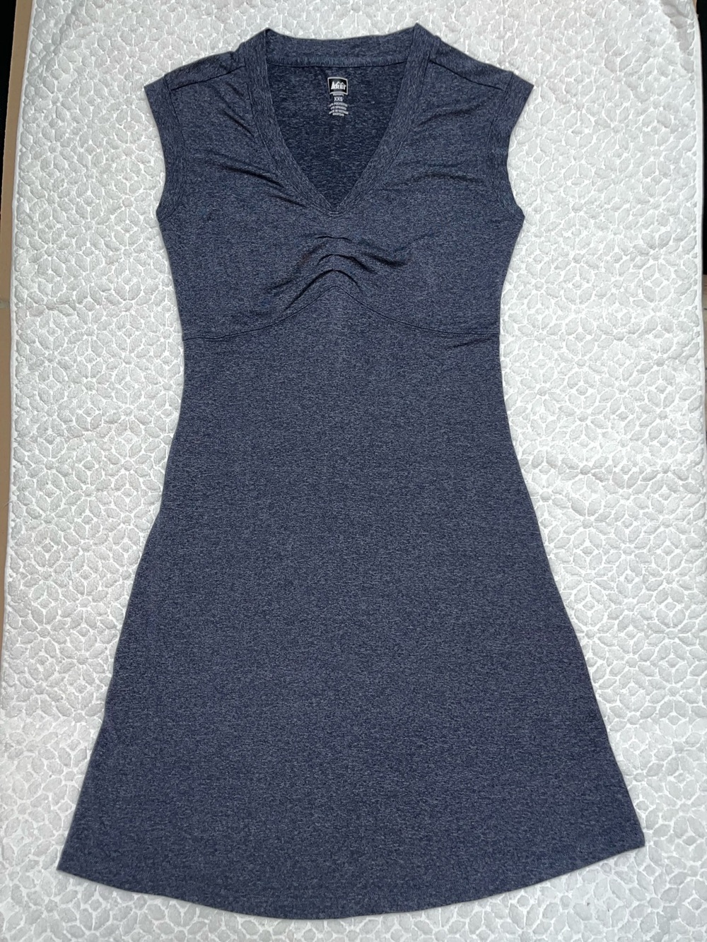Rei Short Sleeve Dress Gray stretch short sleeve athletic active athleisure